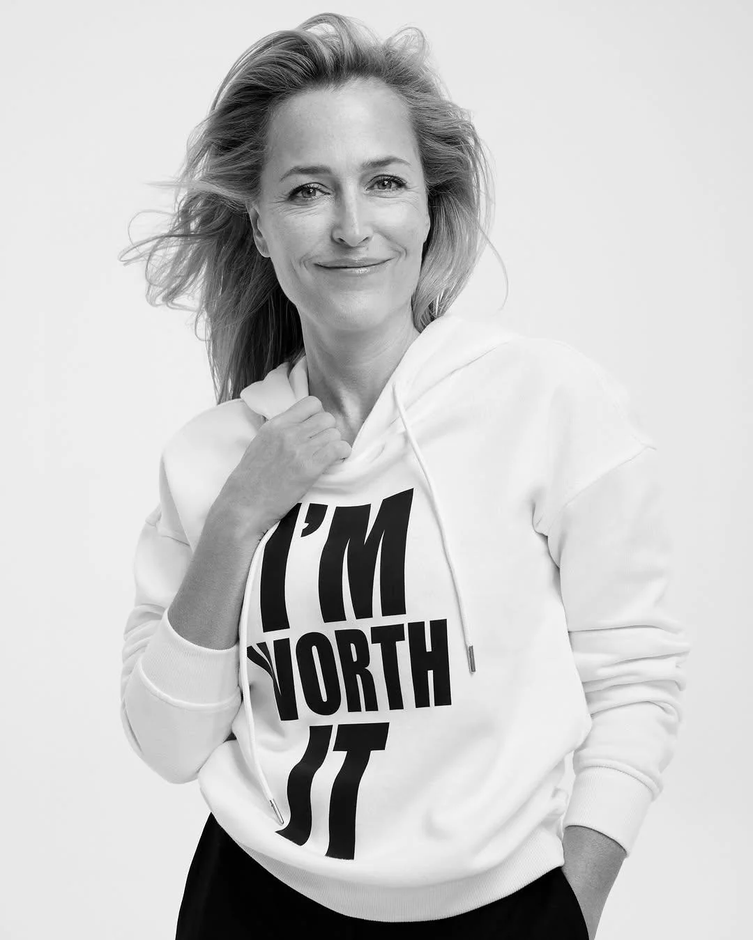 Gillian Anderson, 56 picture 1 of 1