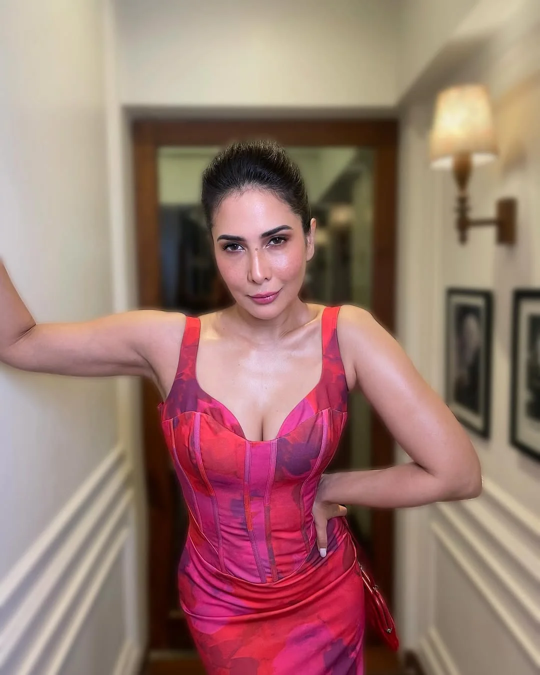 Kim Sharma, 47 picture 3 of 3