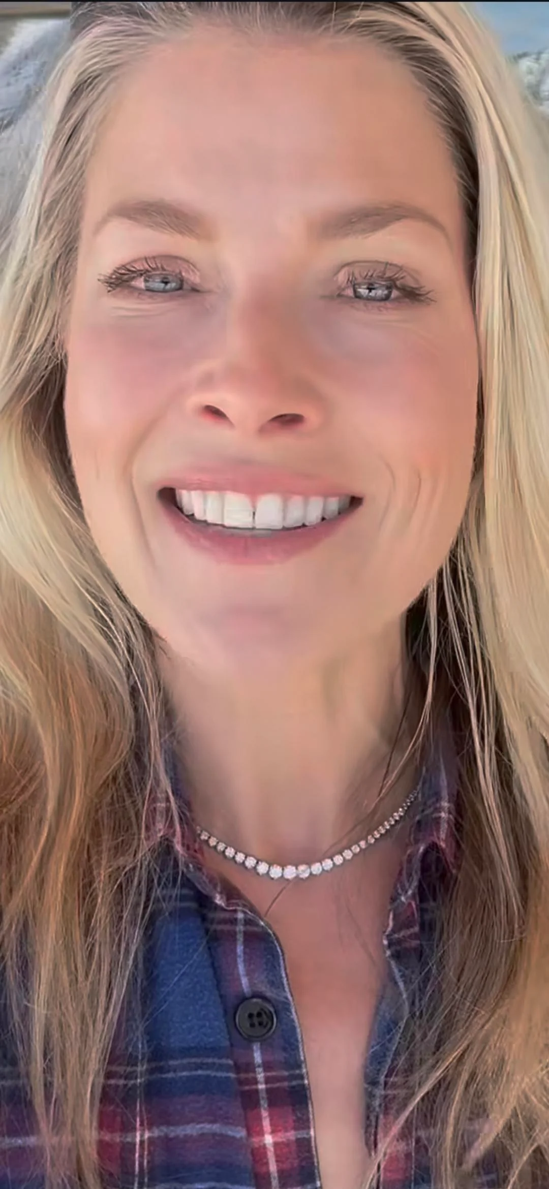 Ali Larter, 49 picture 2 of 2