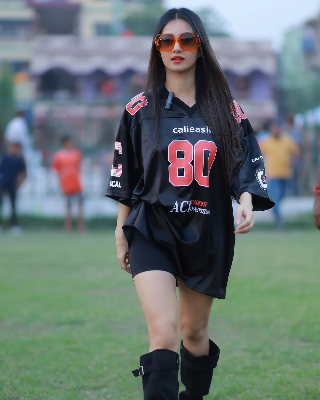 Monami Ghosh, 40 picture 4 of 4