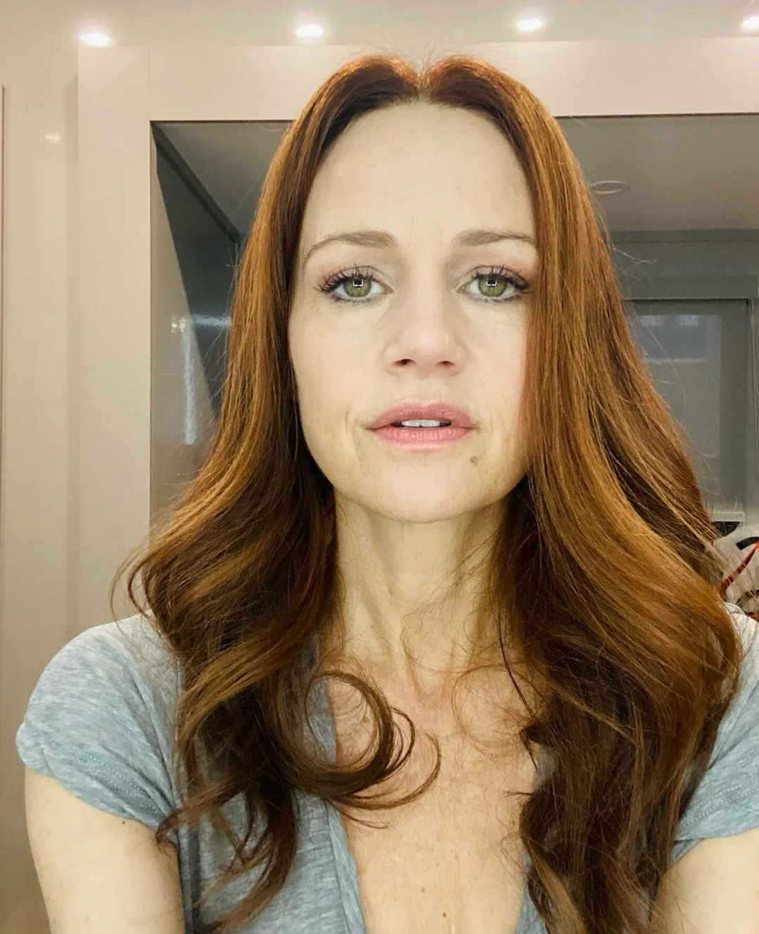 Carla Gugino, 53 picture 1 of 1