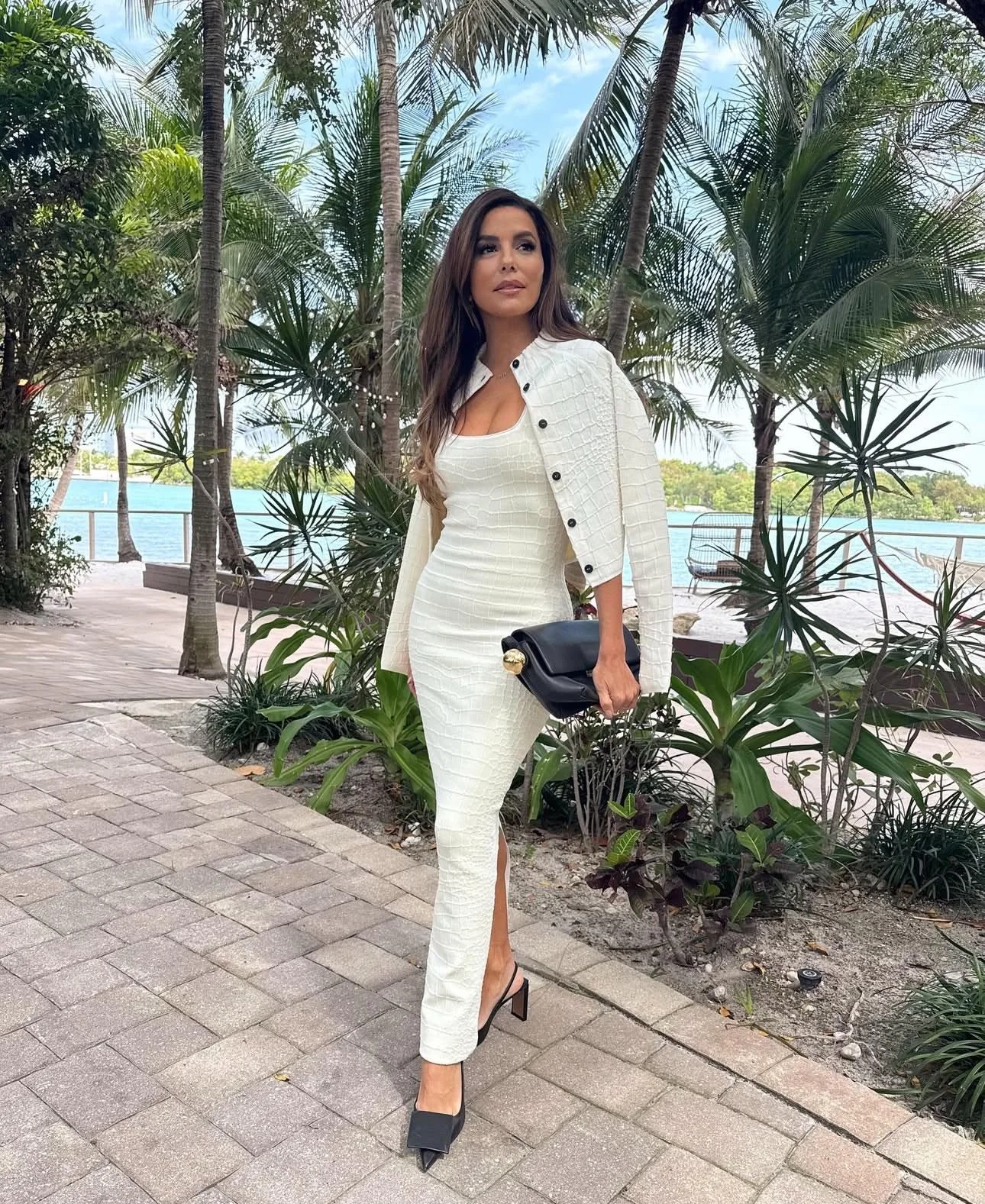 Eva Longoria, 50 picture 1 of 3