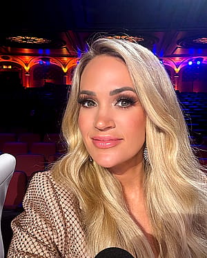 Carrie Underwood, 42'