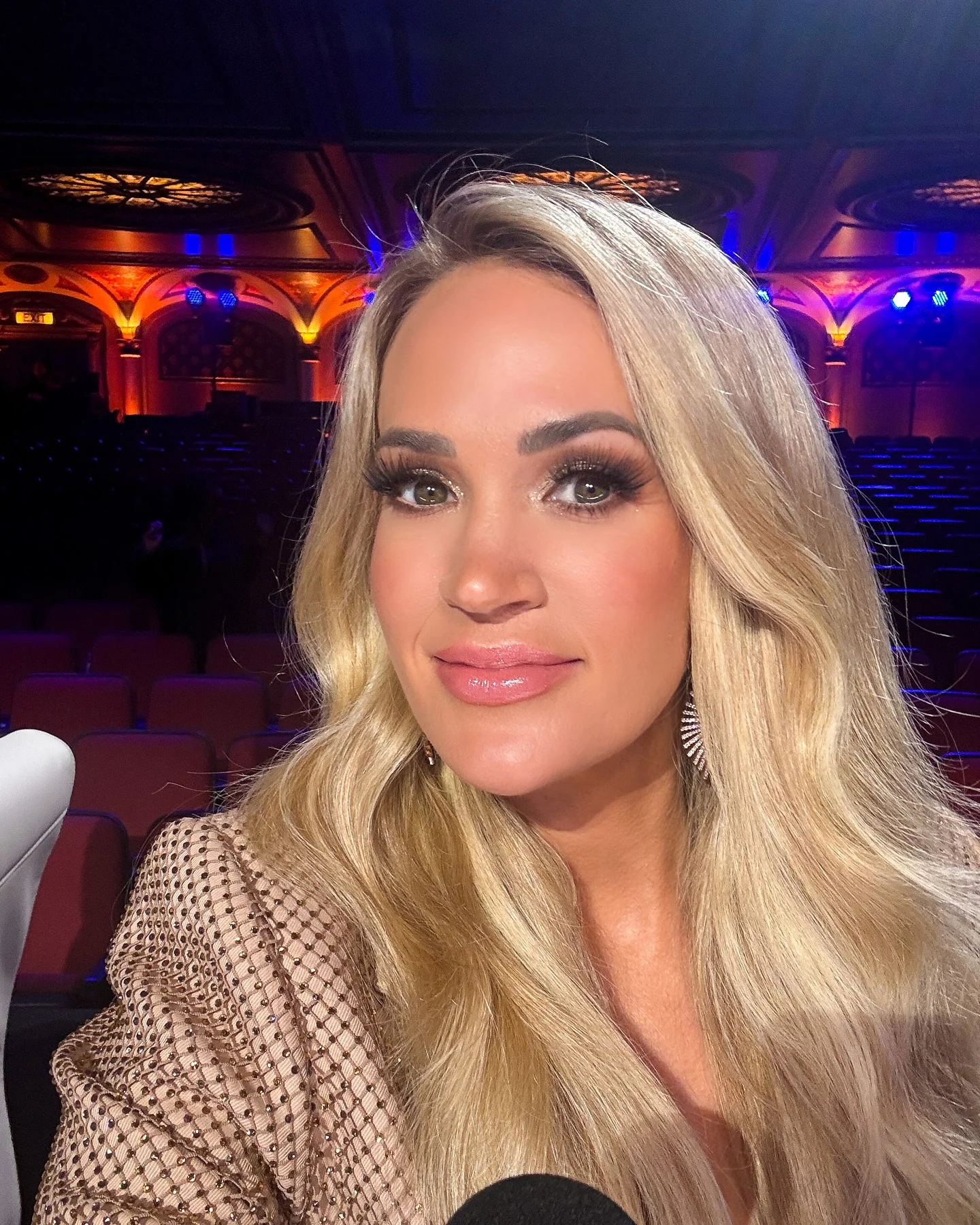 Carrie Underwood, 42 picture 1 of 3