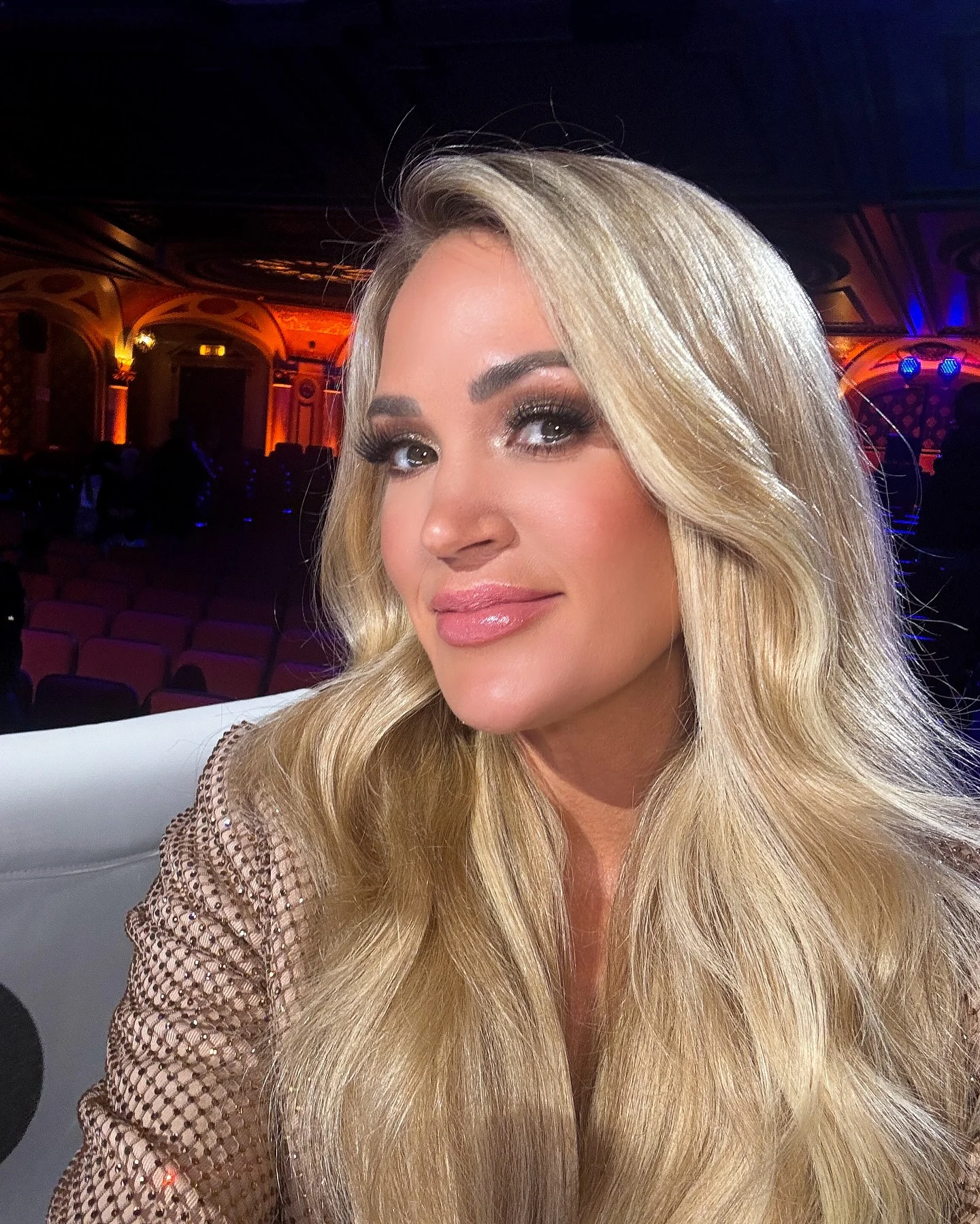 Carrie Underwood, 42 picture 2 of 3