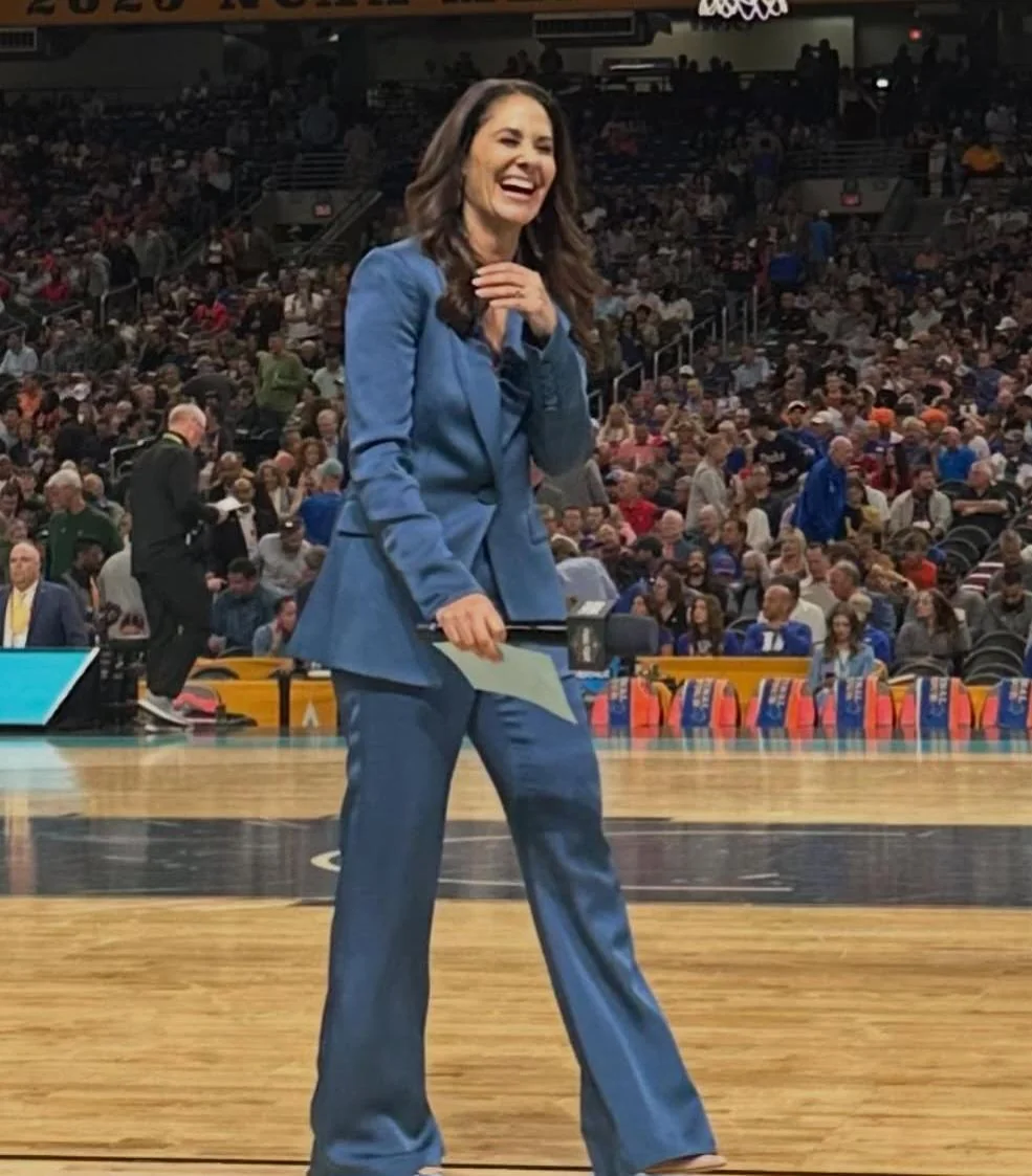 Tracy Wolfson, 50 picture 7 of 9