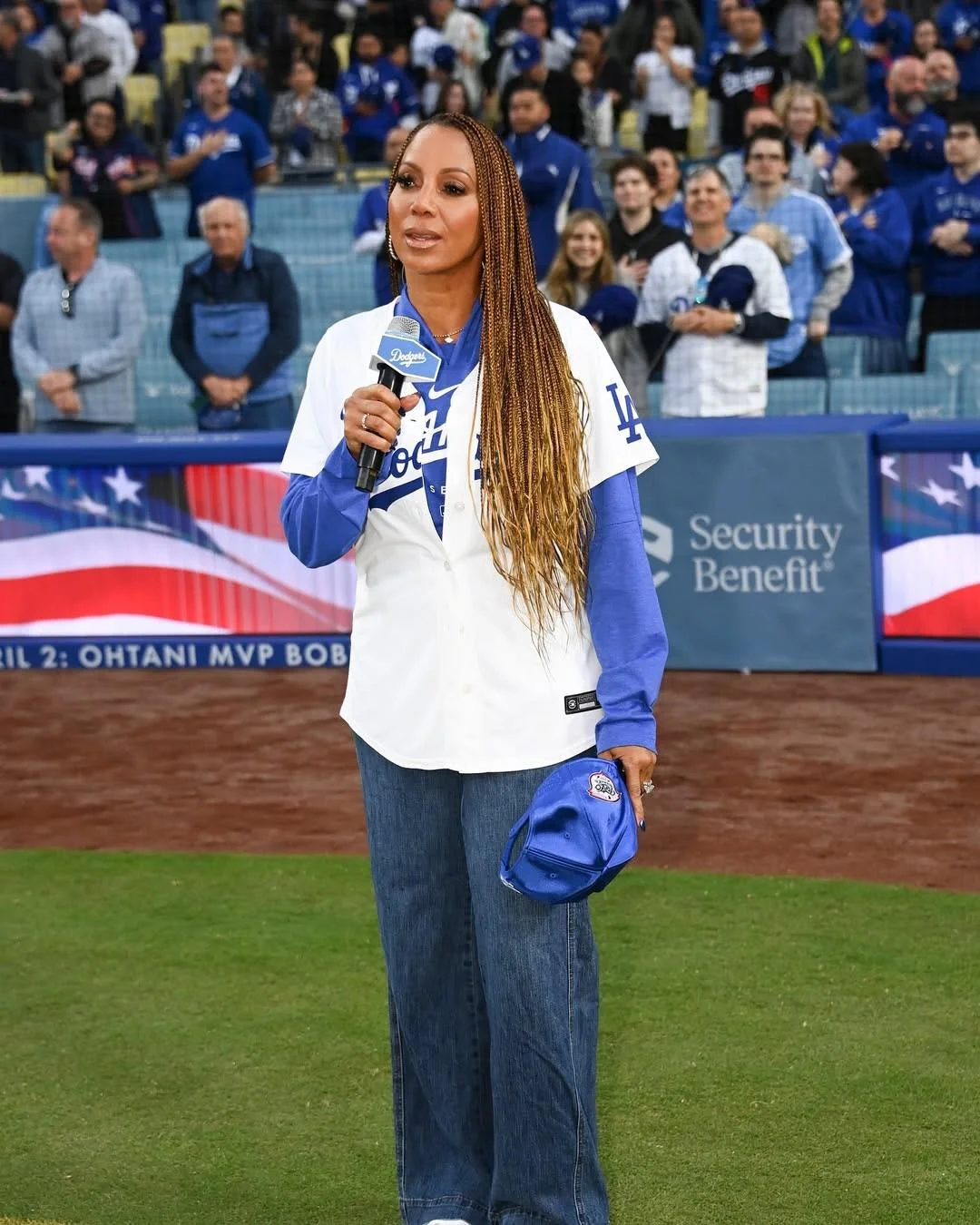 Holly Robinson Peete, 60 picture 1 of 3