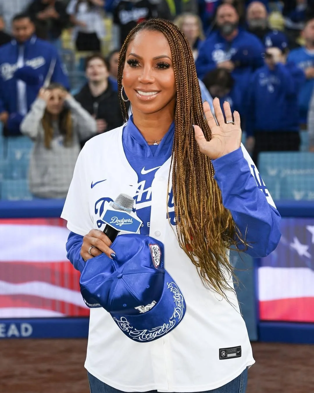 Holly Robinson Peete, 60 picture 2 of 3
