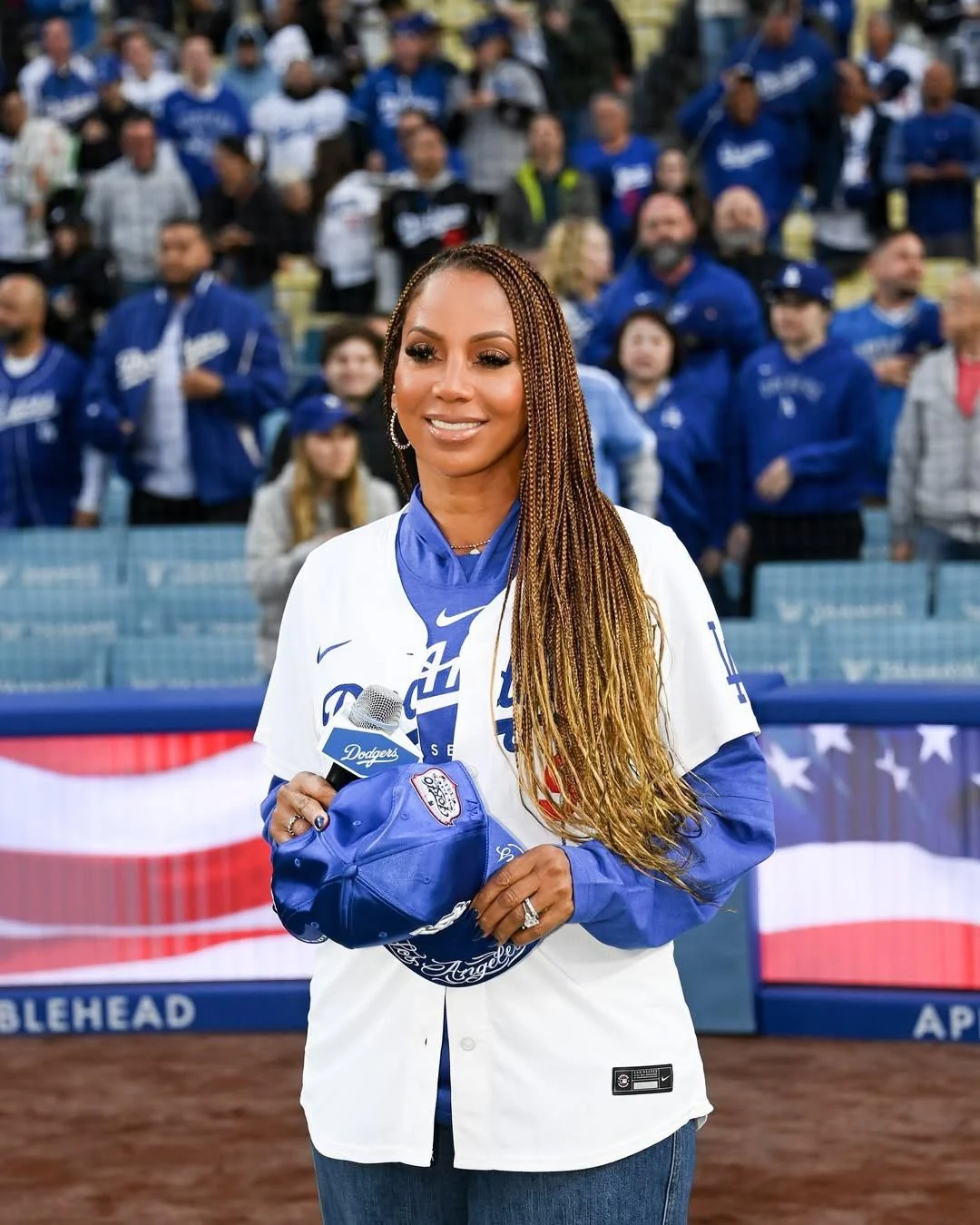 Holly Robinson Peete, 60 picture 3 of 3