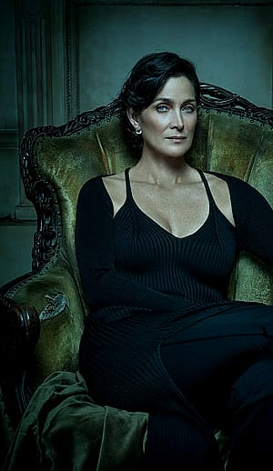 Carrie Anne Moss, 54'