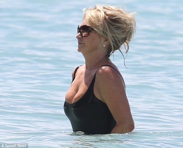 Felicity Kendall, 66 picture 2 of 3
