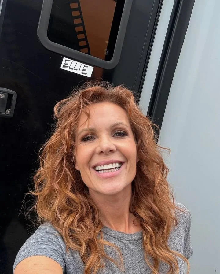 Robyn Lively, 53 picture 1 of 2