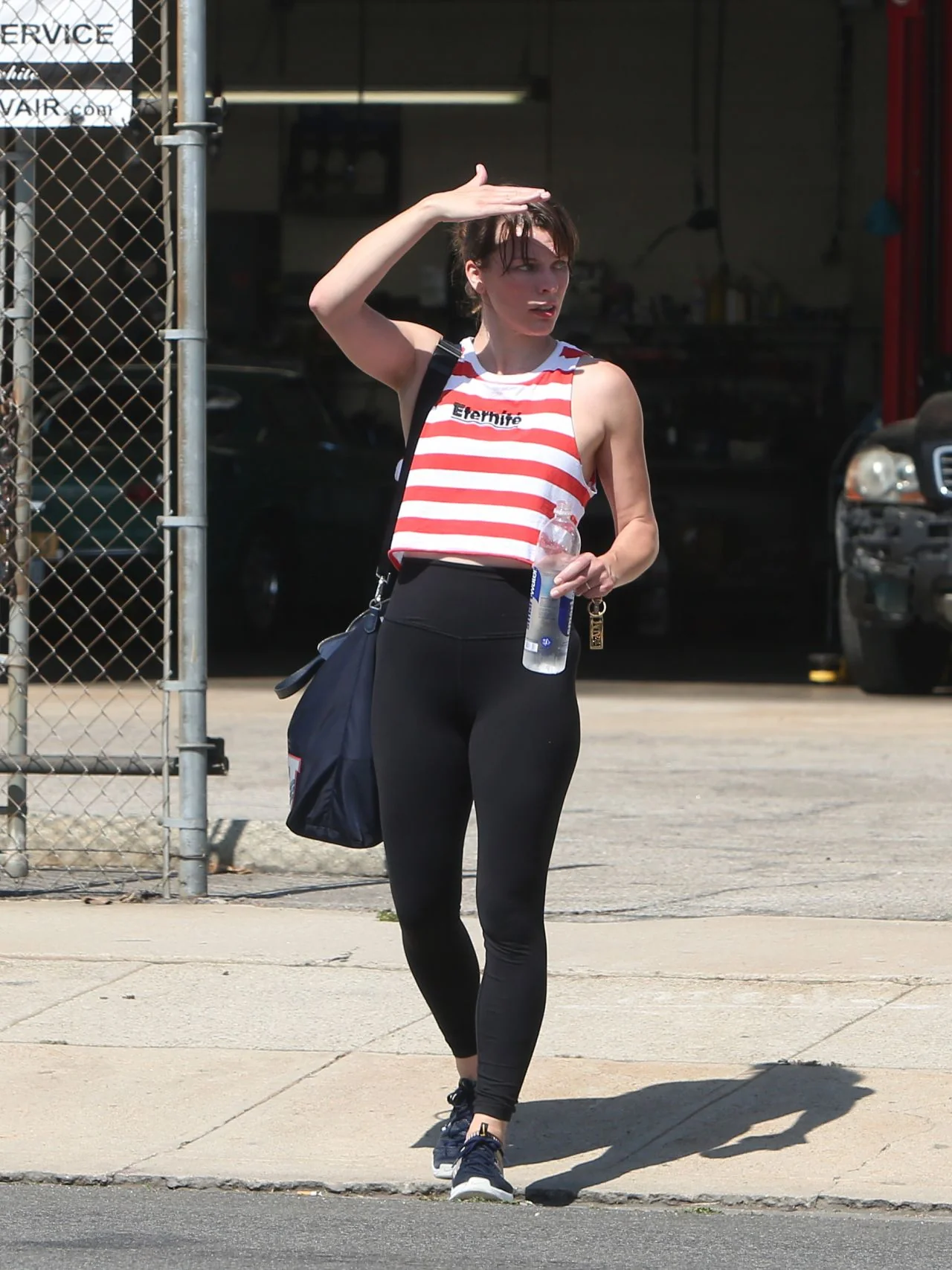 Milla Jovovich, 43 picture 3 of 7