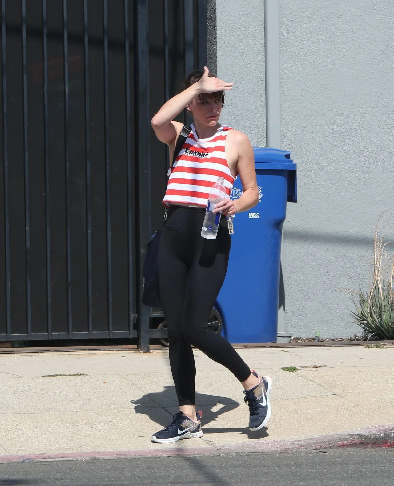 Milla Jovovich, 43 picture 5 of 7