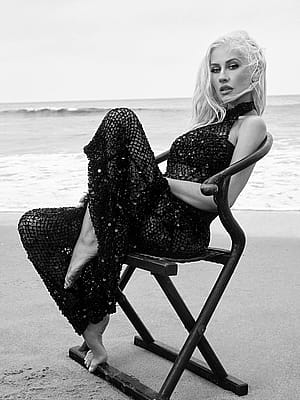 Christina Aguilera, 43'