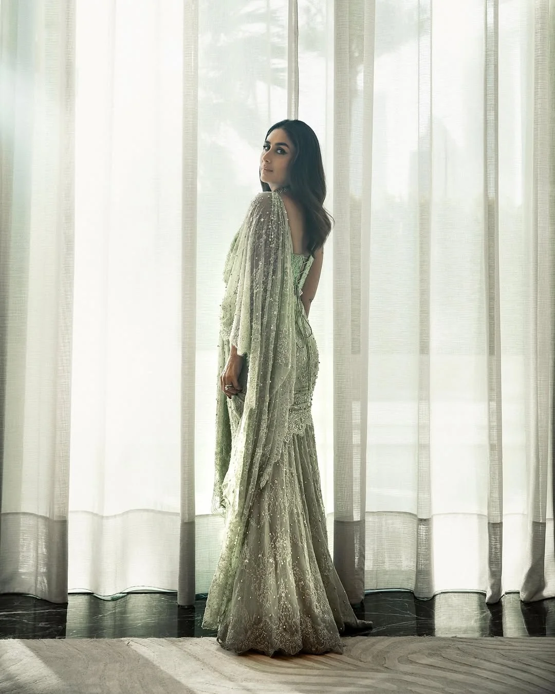 Kareena Kapoor, 44 picture 3 of 5