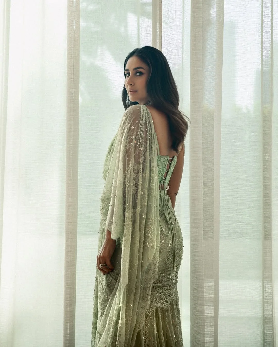 Kareena Kapoor, 44 picture 4 of 5