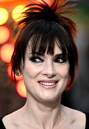 Winona Ryder, 52'