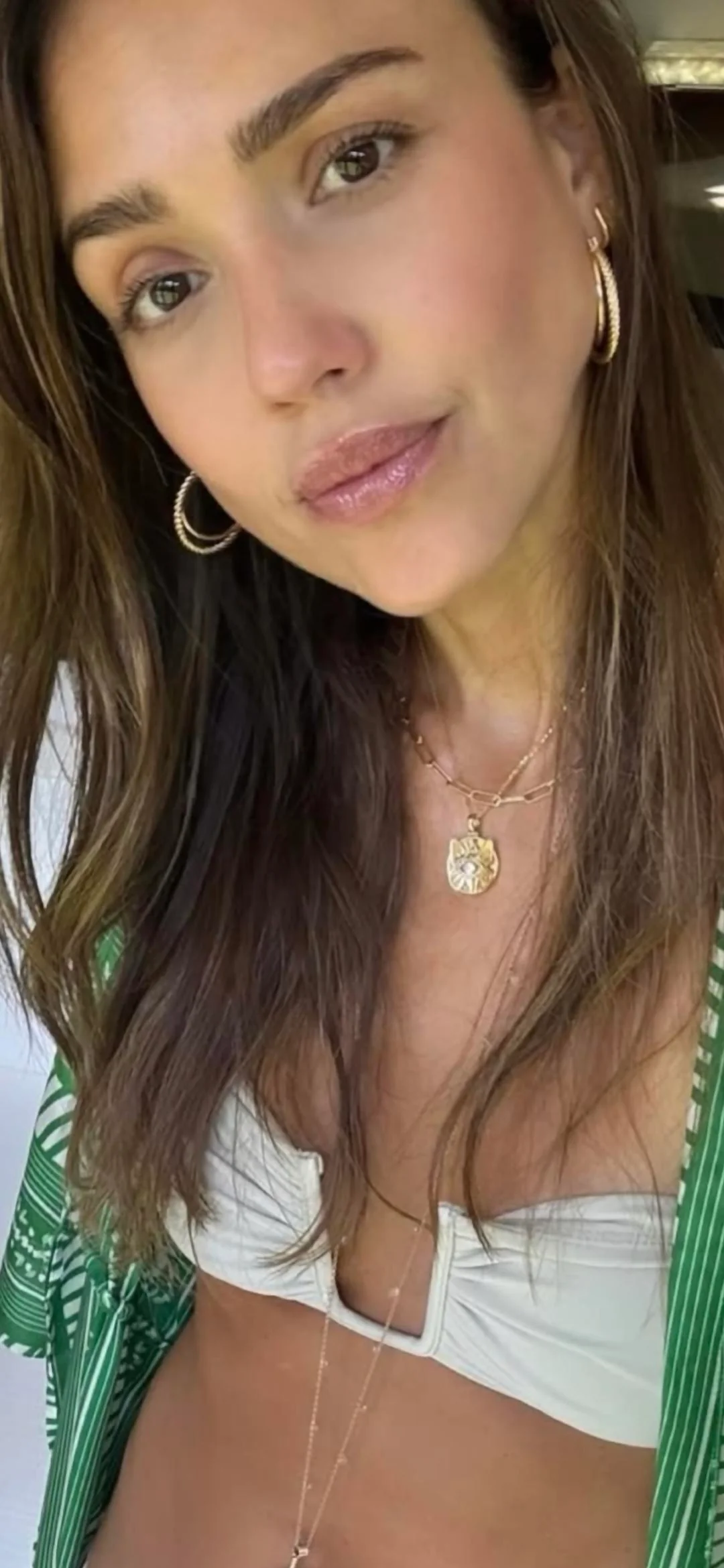 Jessica Alba, 43 picture 1 of 2