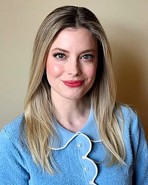 Gillian Jacobs, 42'