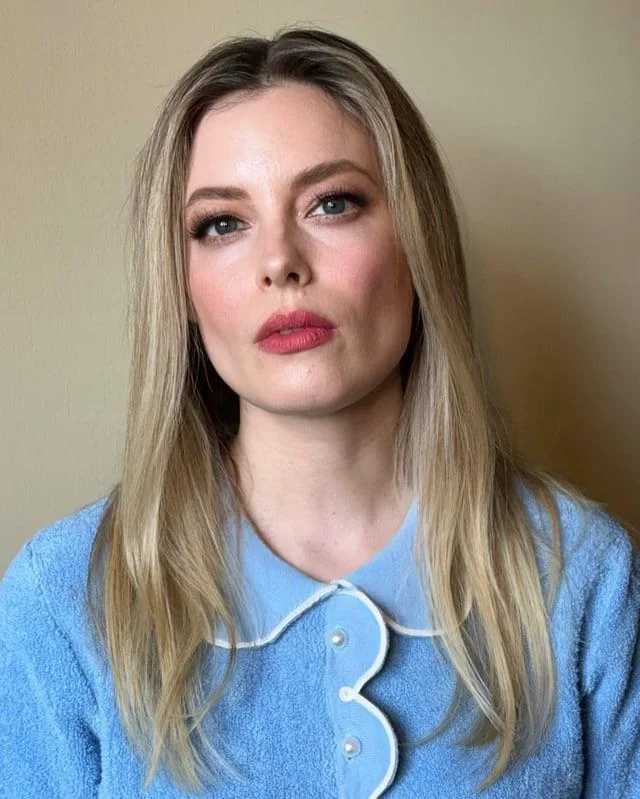 Gillian Jacobs, 42 picture 3 of 3