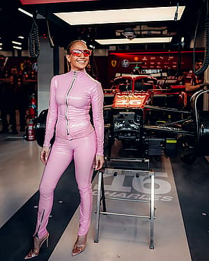 Jennifer Lopez, 55'