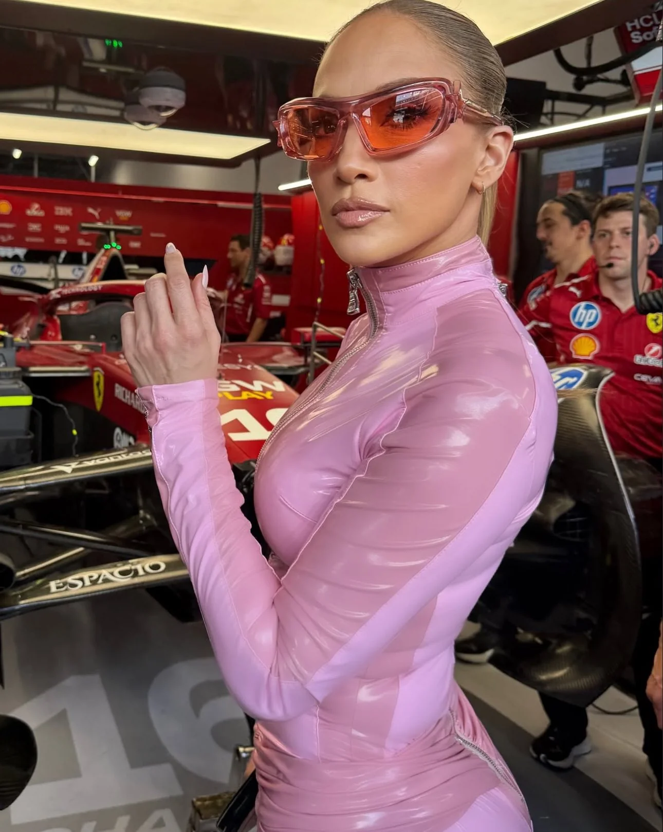 Jennifer Lopez, 55 picture 2 of 4