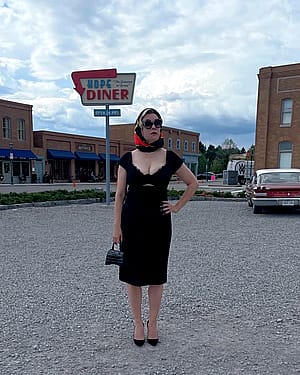 Jennifer Tilly, 66'