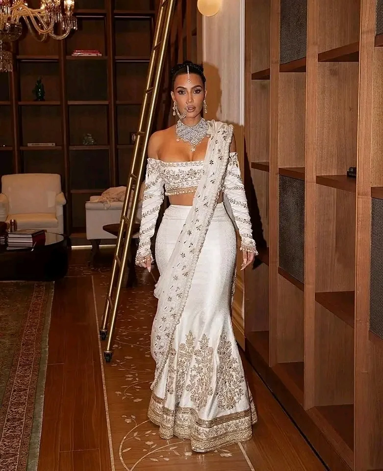 Kim Kardashian, 44 picture 4 of 7