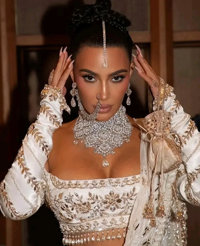 Kim Kardashian, 44 picture 7 of 7