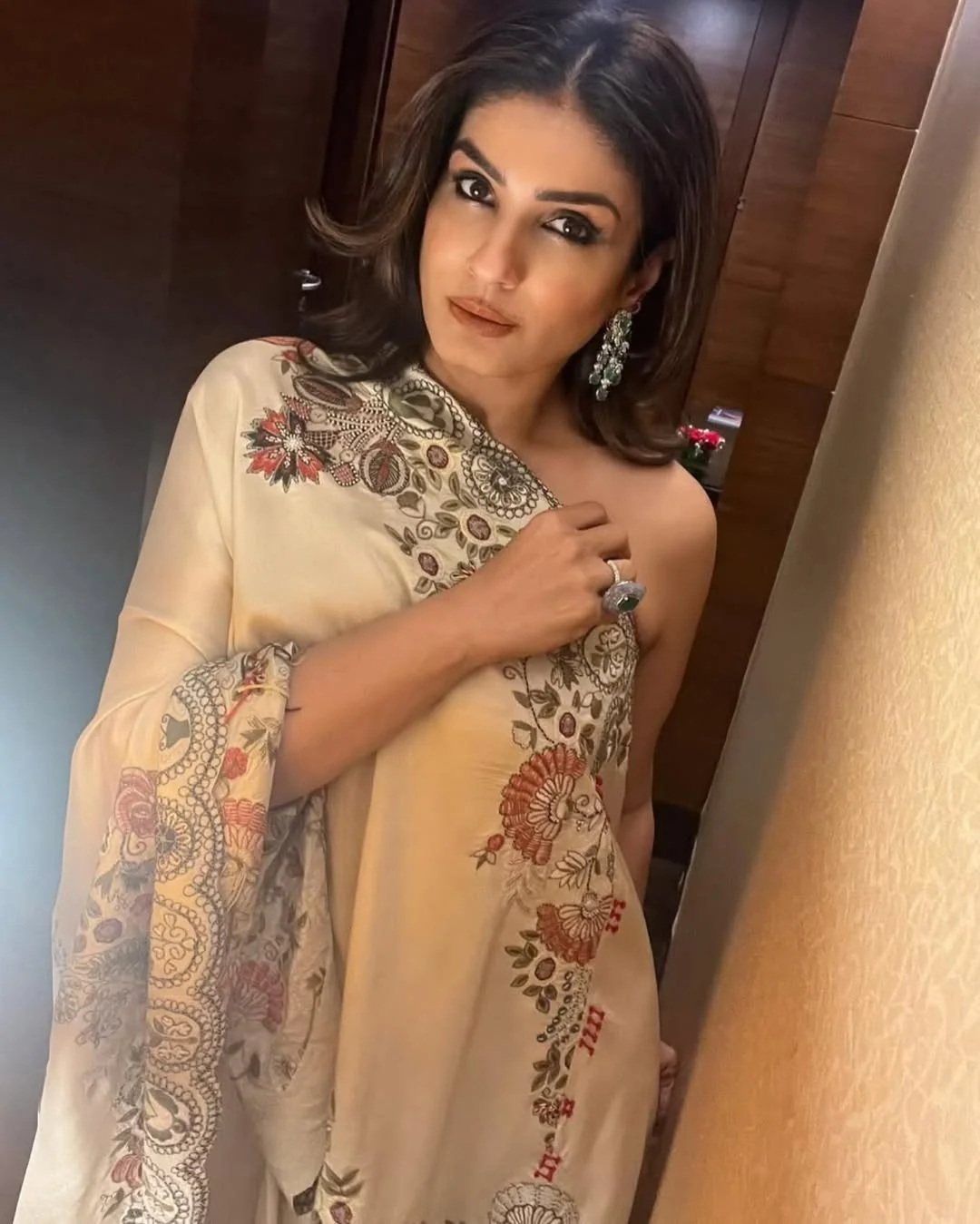 Raveena Tandon, 54 picture 5 of 5