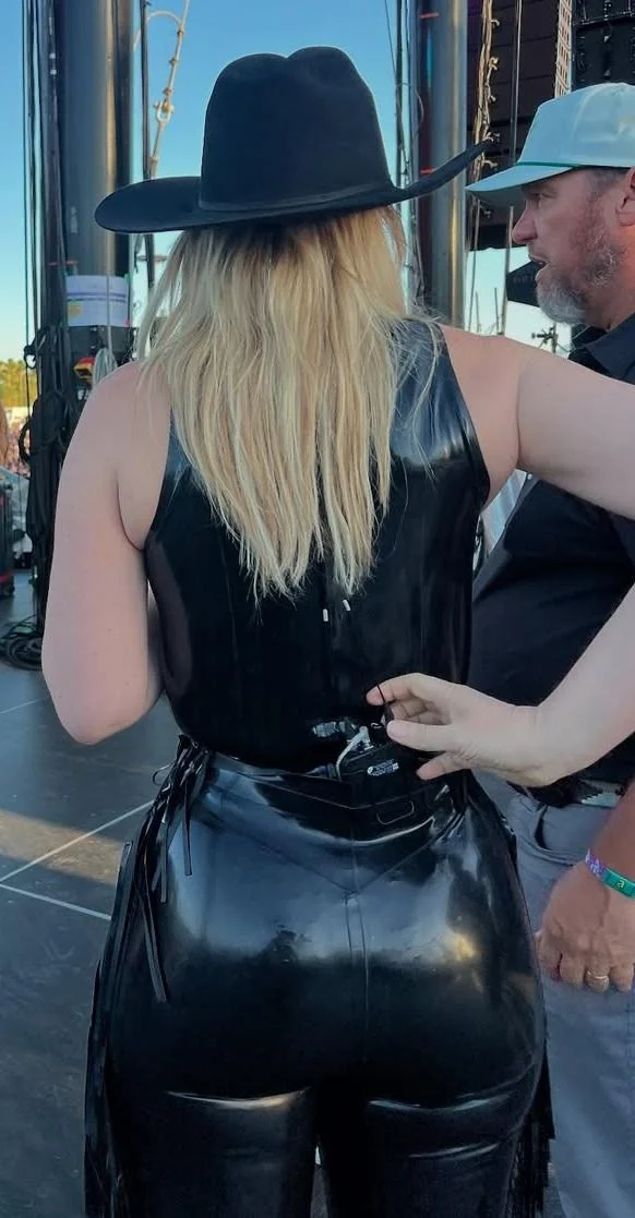 Natasha Bedingfield, 43 picture 3 of 3