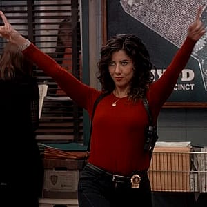 Stephanie Beatriz, 44'