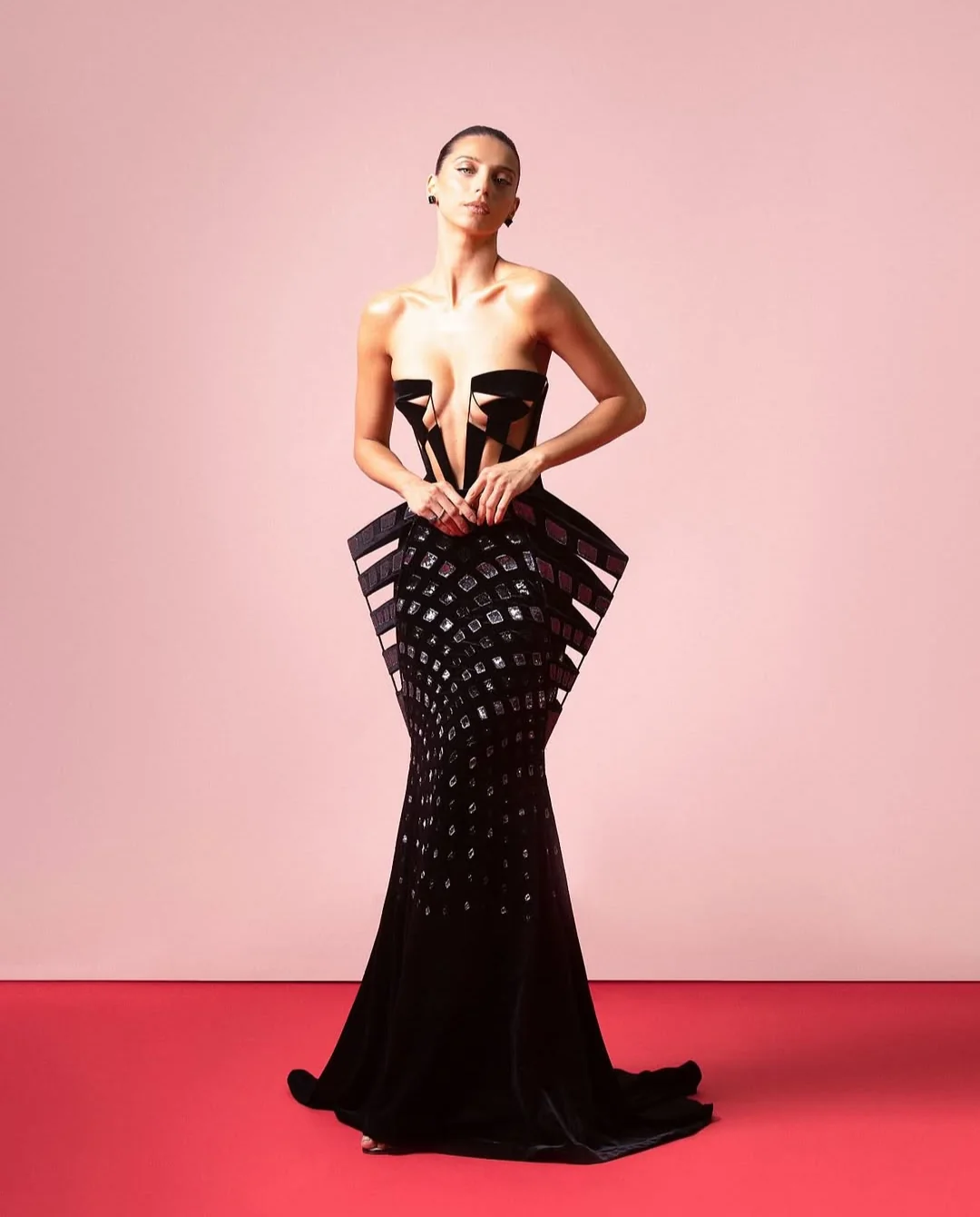 Angela Sarafyan, 41 picture 2 of 5