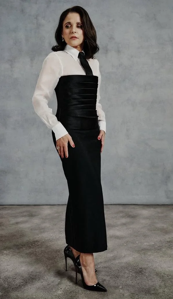Julia Louis Dreyfus, 64 picture 2 of 2