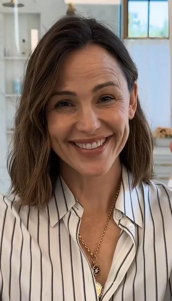 Jennifer Garner, 52 picture 2 of 3