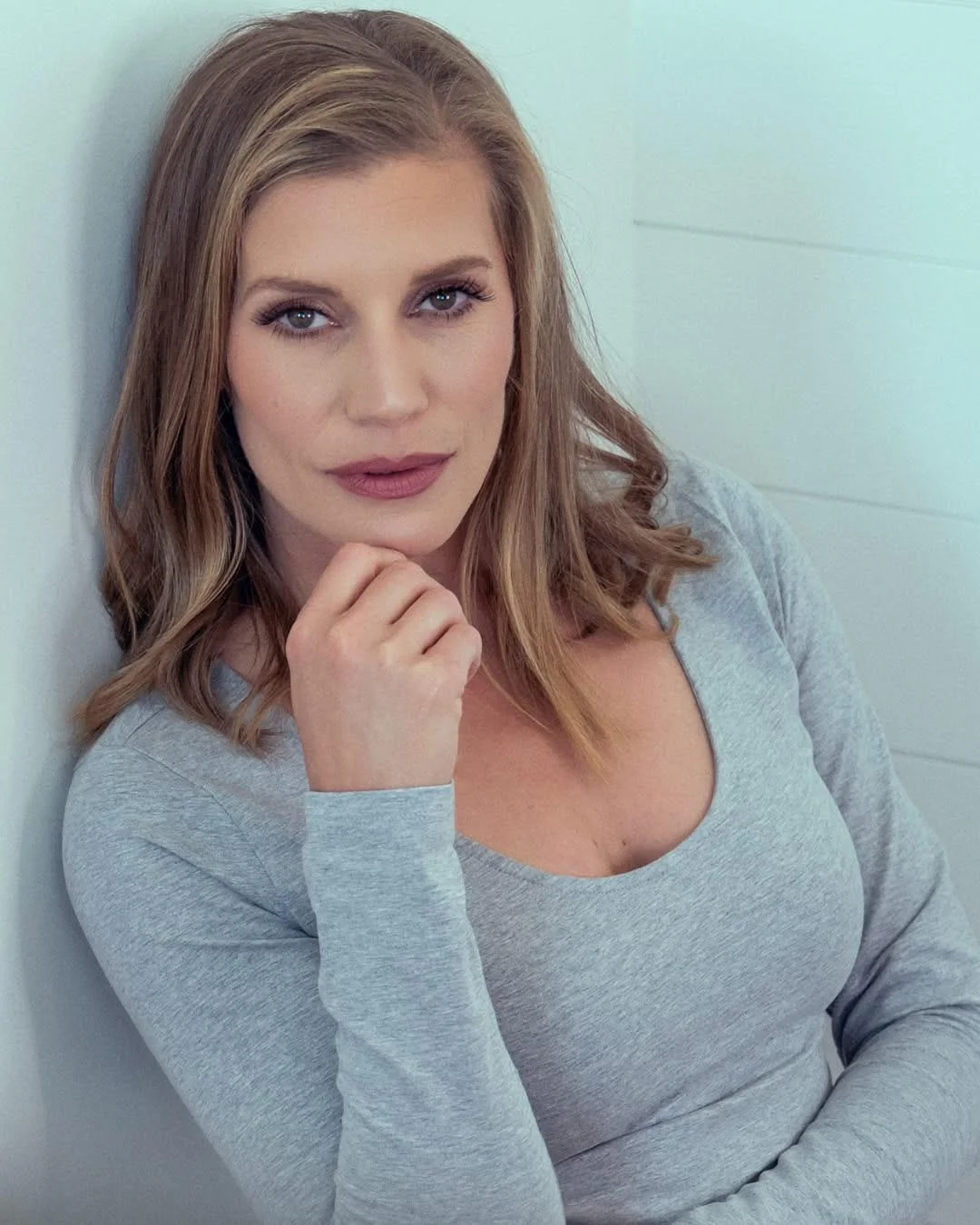 katee sackhoff, 45 picture 1 of 5