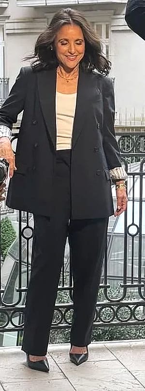 Julia Louis Dreyfus, 64'