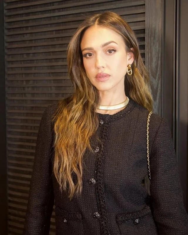 Jessica Alba, 43 picture 1 of 2