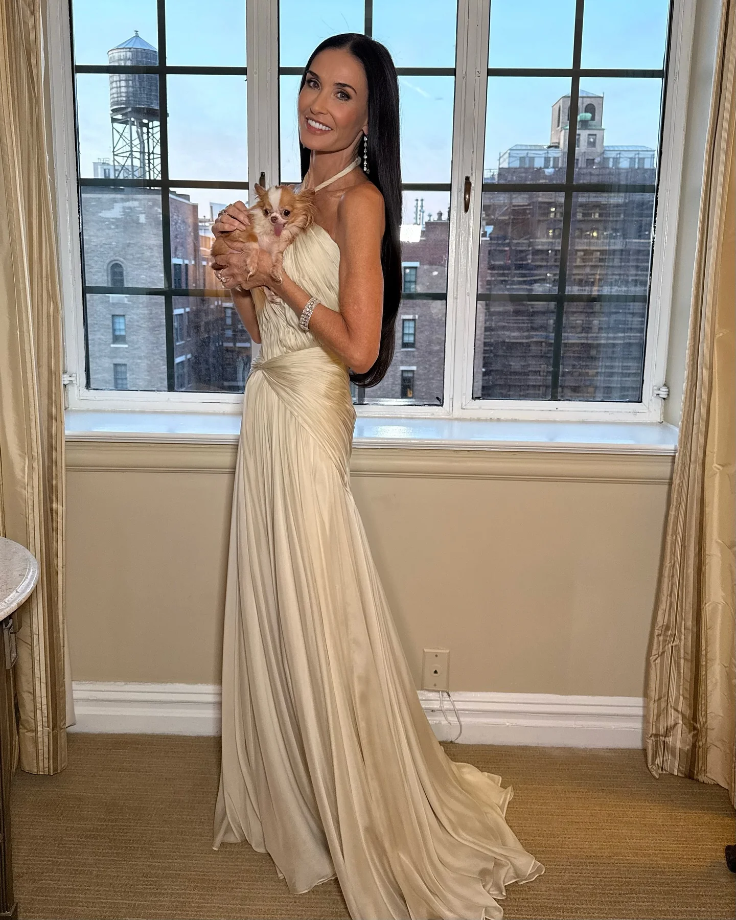 Demi Moore, 62 picture 2 of 7