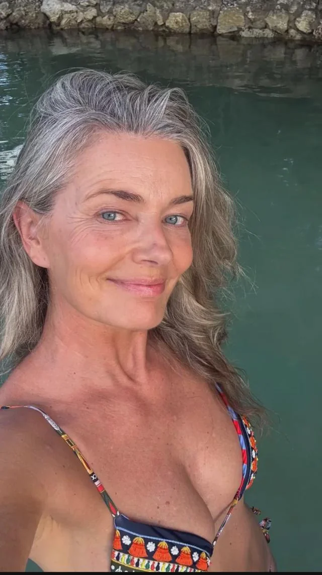 Paulina Porizkova, 59 picture 1 of 1