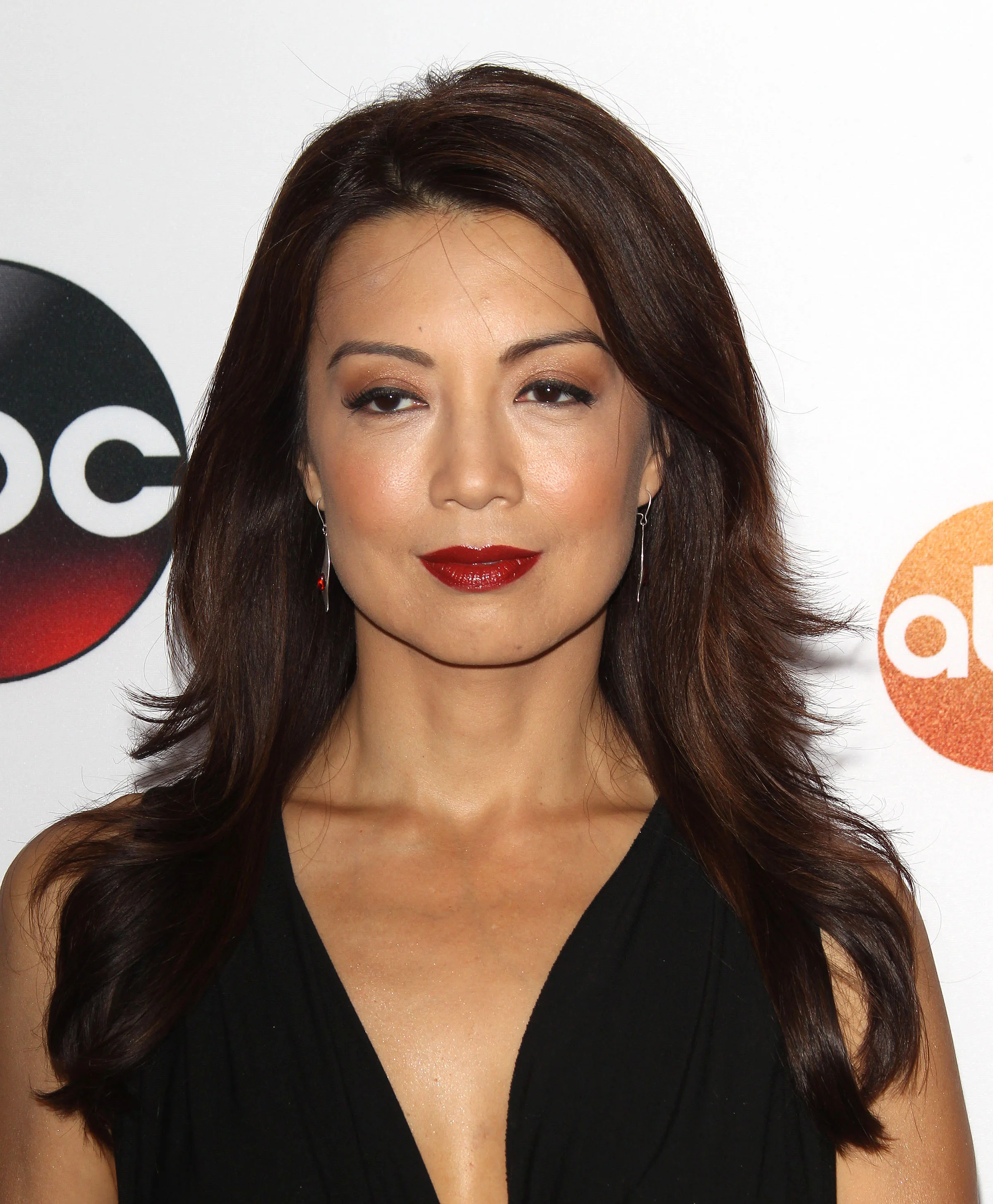Ming Na-Wen, 52 picture 4 of 8