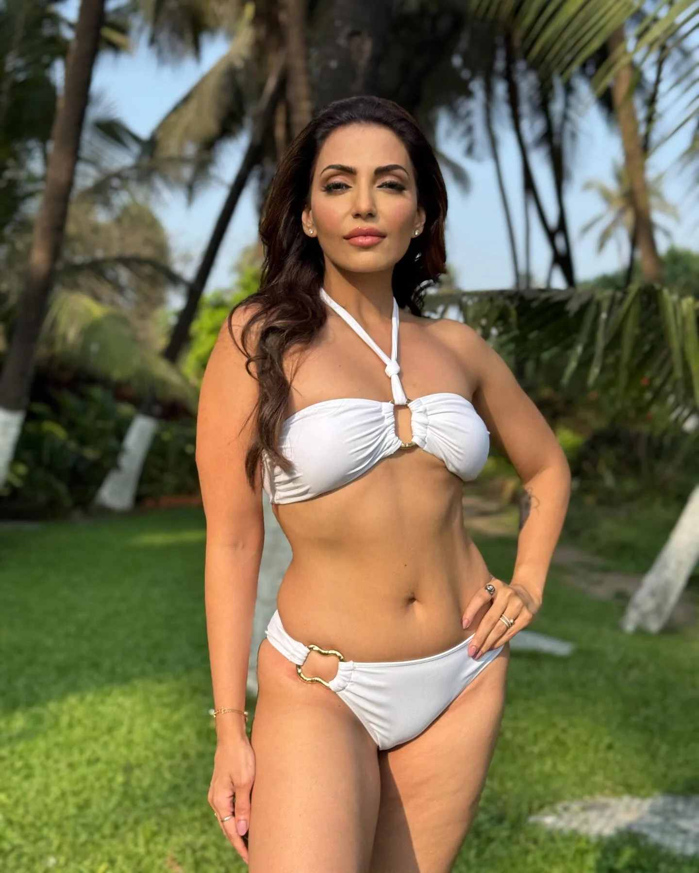 Navina Bole, 41 picture 2 of 5