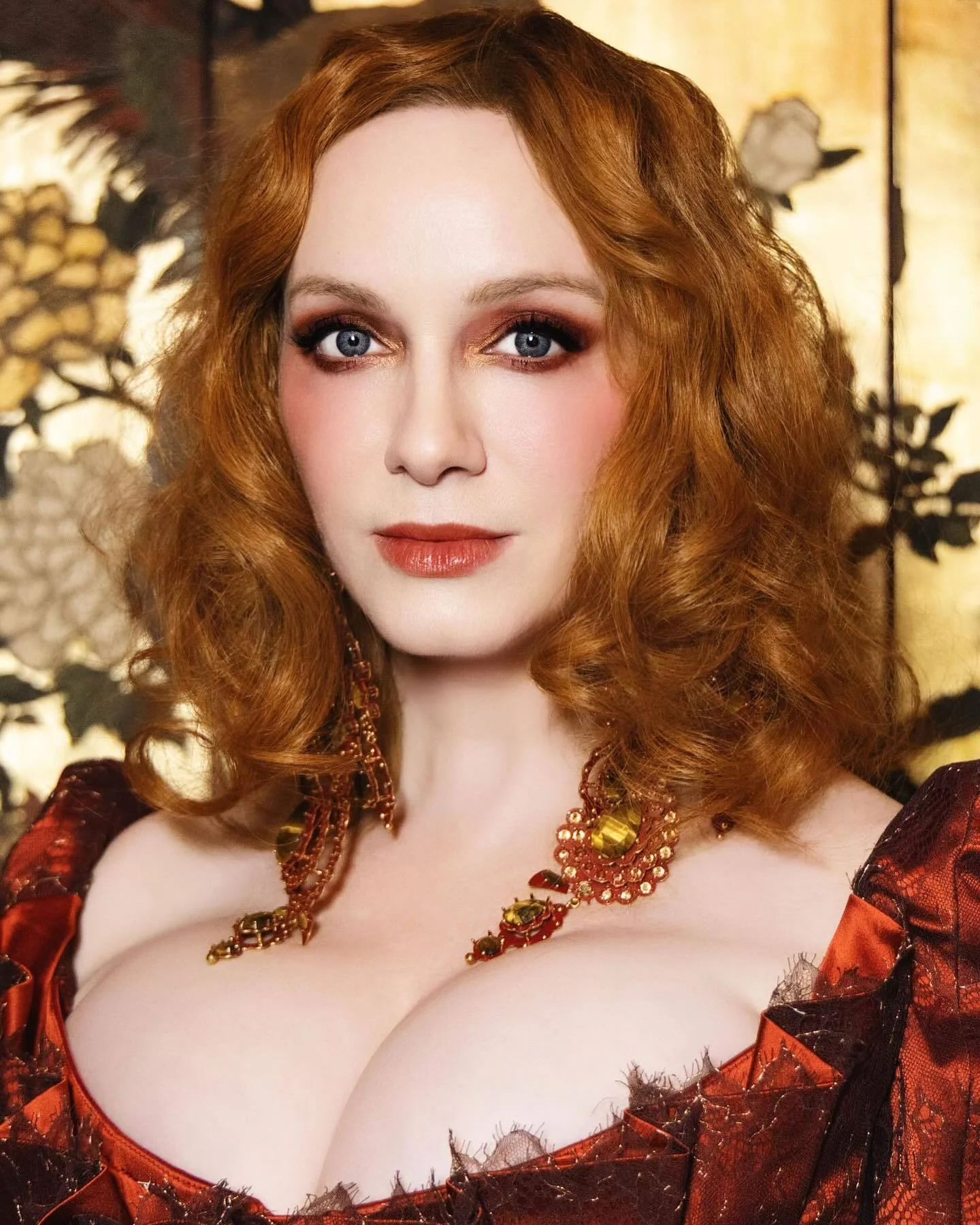 Christina Hendricks, 49 picture 2 of 2