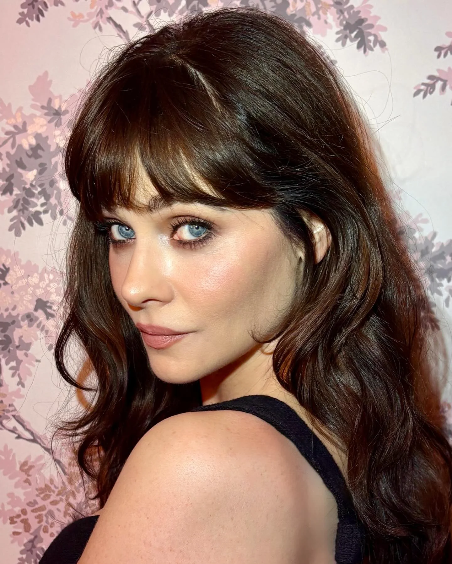 Zooey Deschanel, 45 picture 1 of 3