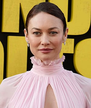 Olga Kurylenko, 45'