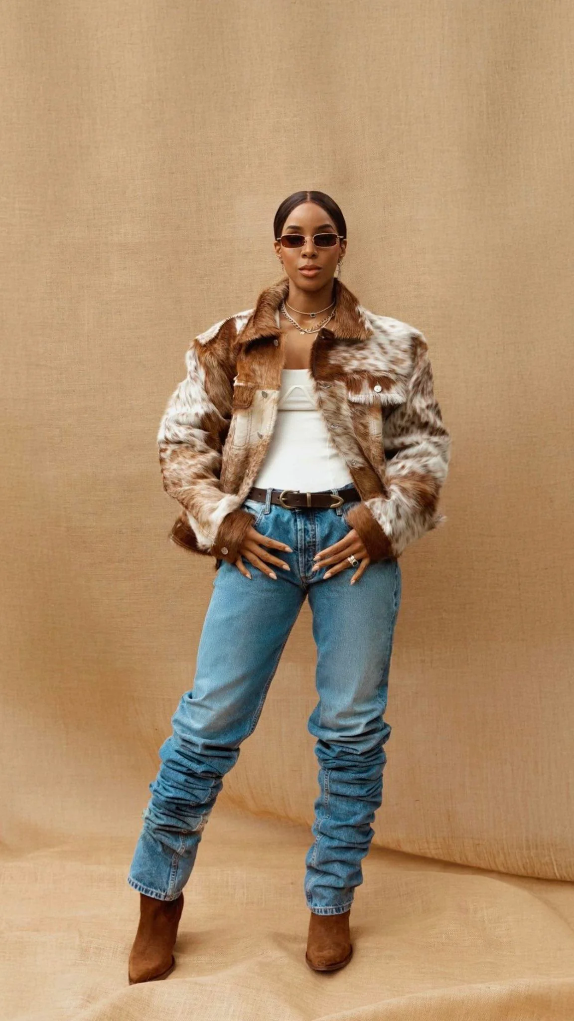 Kelly Rowland, 44 picture 1 of 2