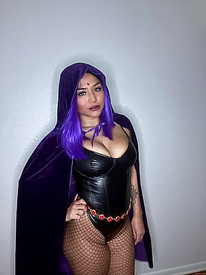 Raven from Teen Titans 💜🖤(Sophie)