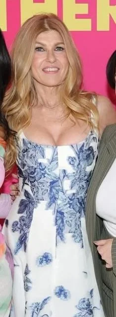 Connie Britton, 58 picture 1 of 4