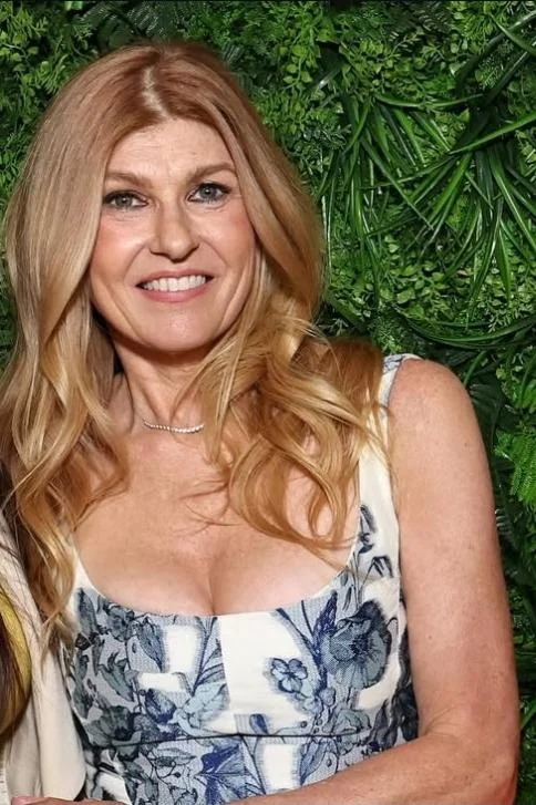 Connie Britton, 58 picture 3 of 4
